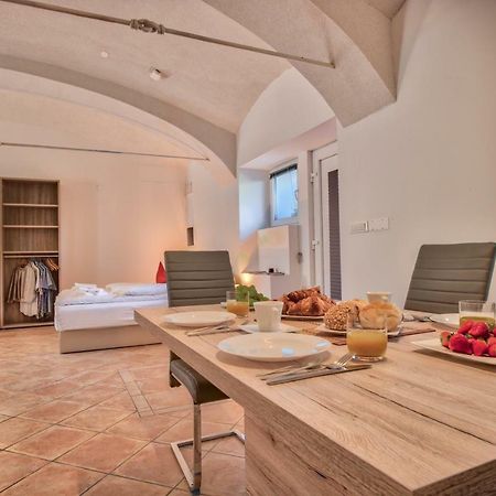 Apartment Pod Velbi Любляна Экстерьер фото