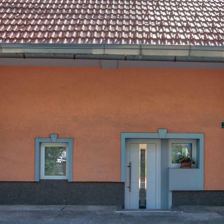 Apartment Pod Velbi Любляна Экстерьер фото