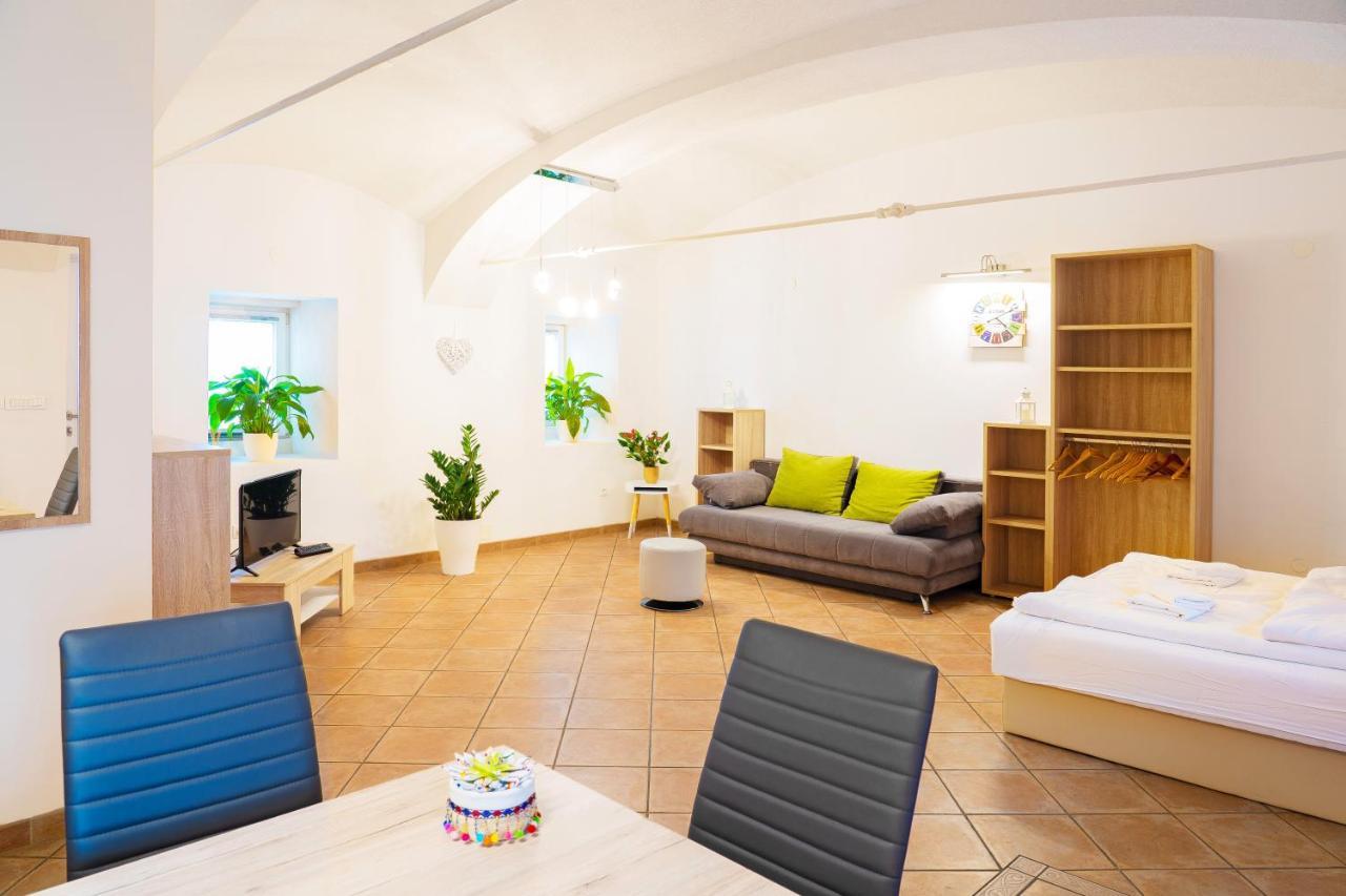 Apartment Pod Velbi Любляна Экстерьер фото