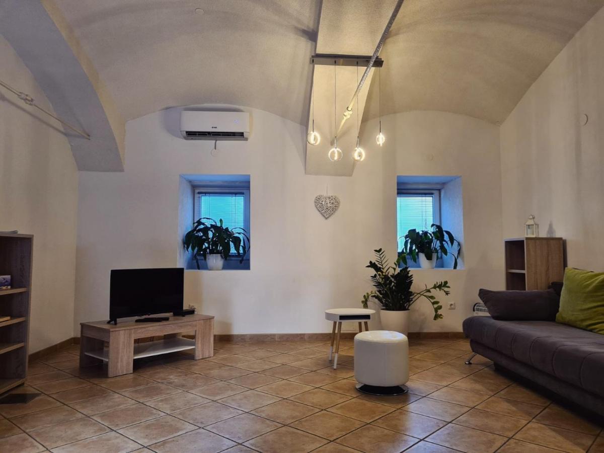 Apartment Pod Velbi Любляна Экстерьер фото