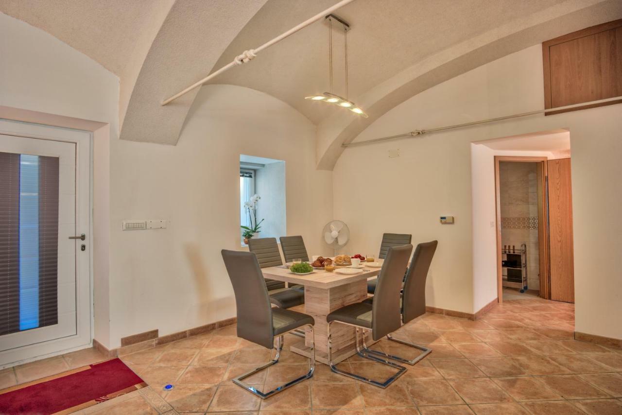 Apartment Pod Velbi Любляна Экстерьер фото